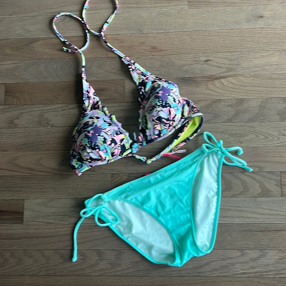 Victoria’s Secret bikini bottom is size medium top is 36B